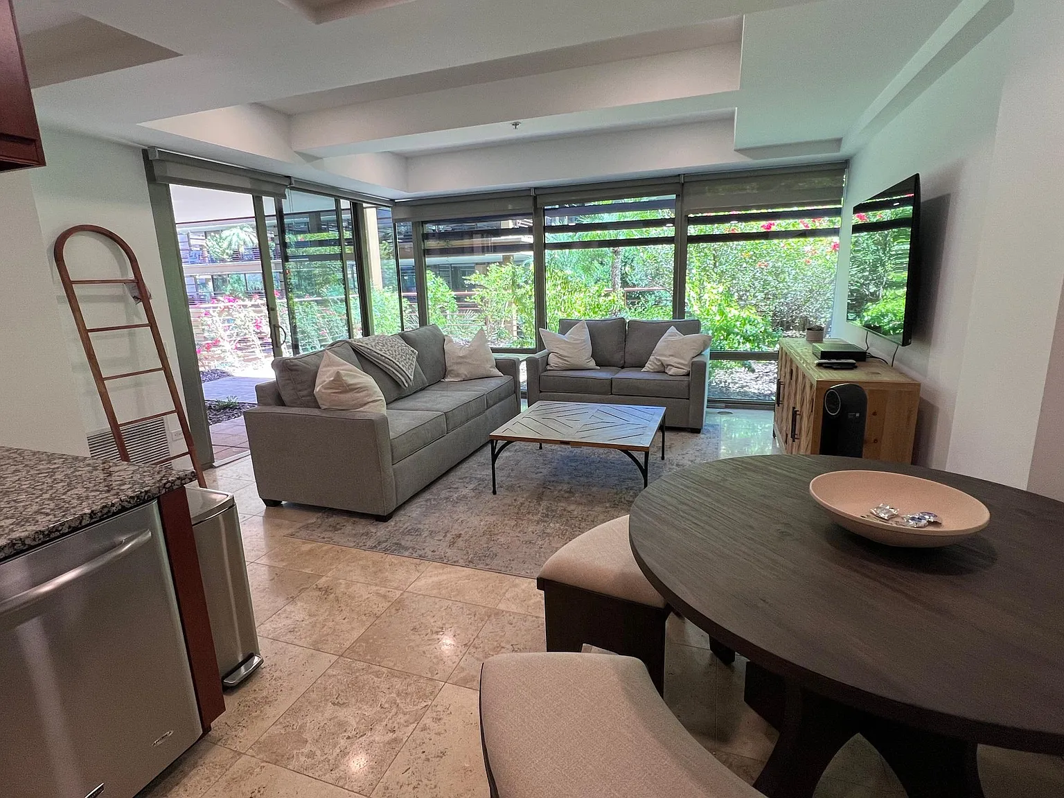 1 bed, 947 sqft, $2,450 — Photo 4