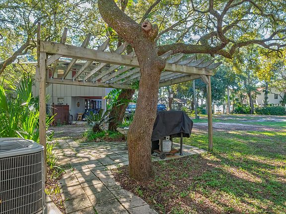 5th image of 2239 Surf Rd