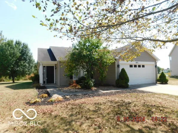 907 Springside Ct, Greenfield, IN 46140