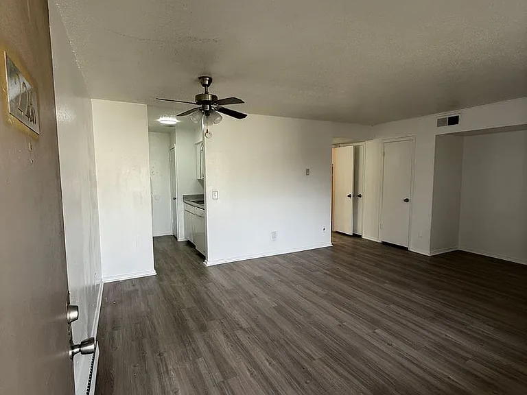 Campus Pointe Apartments — Photo 16
