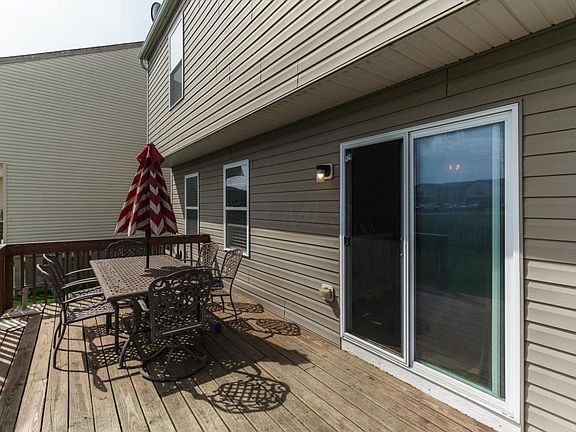 4th image of 147 Parkdale Dr