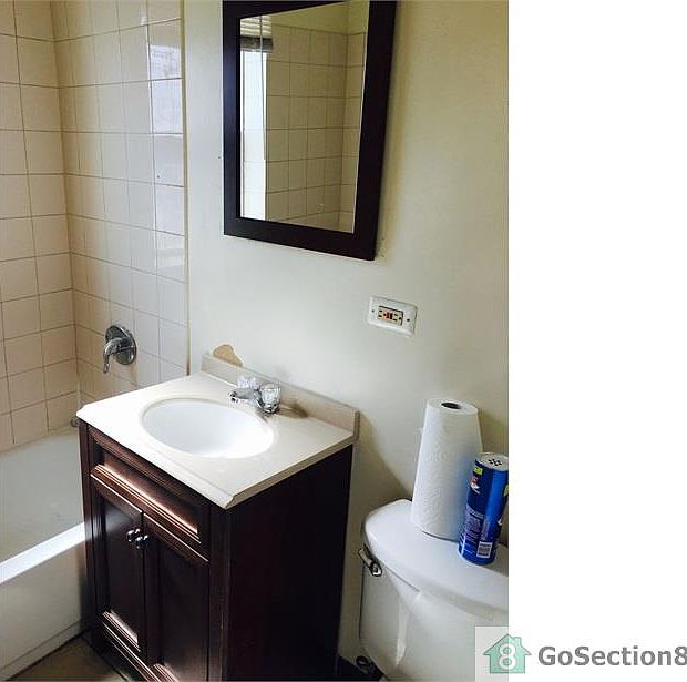 2nd image of 1718 W 77th St