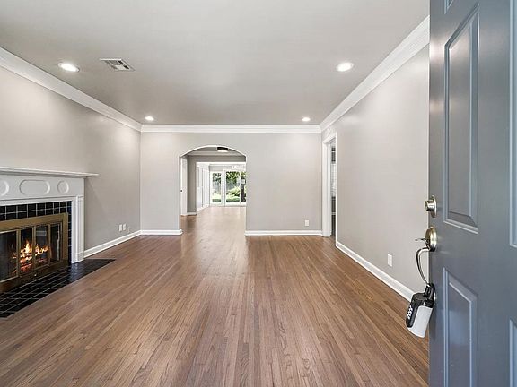 3rd image of 3117 S Detroit Ave