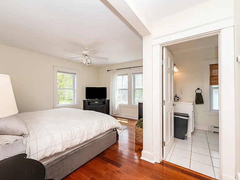 301 Richards Ave — Photo 17