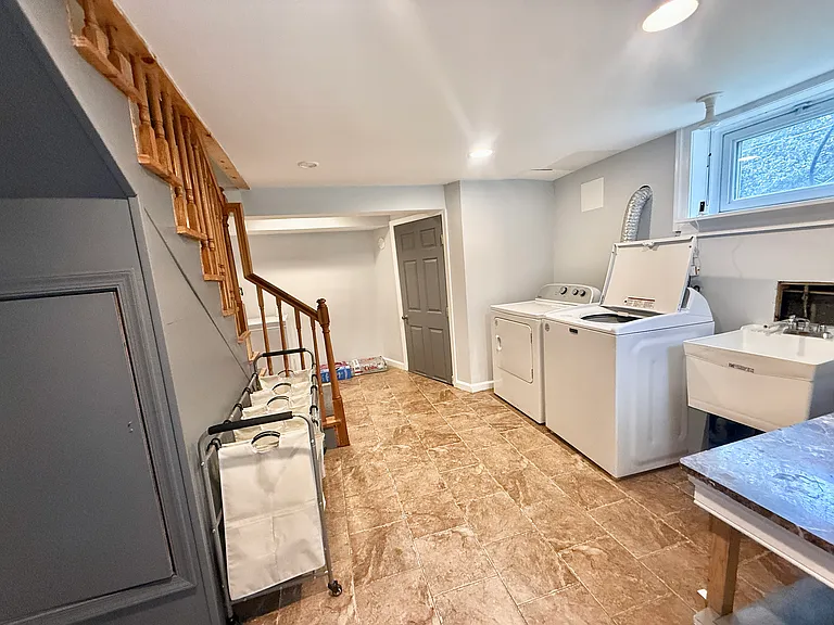 2712 James Dr #2 — Photo 2