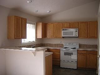 2nd image of 1821 W Roberts Ave