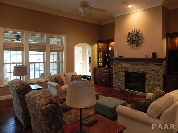 4th image of 7519 N Walnutbend Dr #19