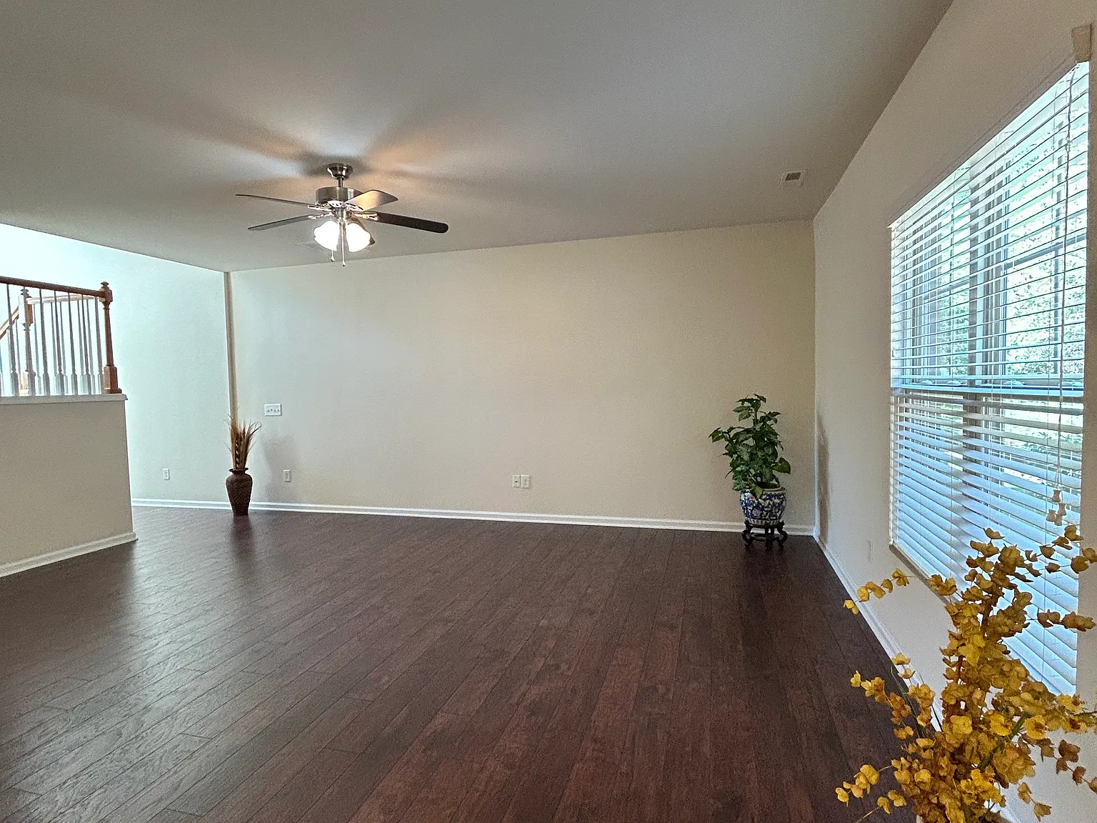 3 bed, 2.5 bath, 1800 sqft, $2,100 — Photo 4