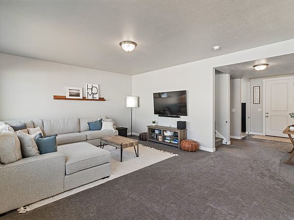 3rd image of 1395 E Kelsey Dr
