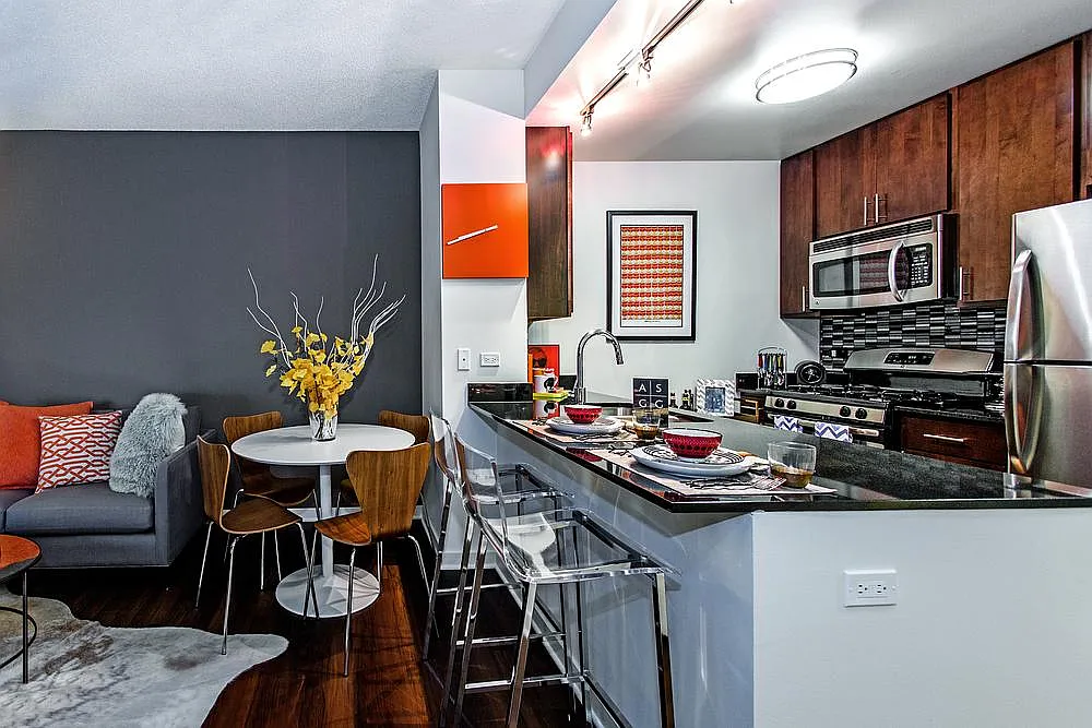 1 bed, 750 sqft, $2,636 — Photo 4