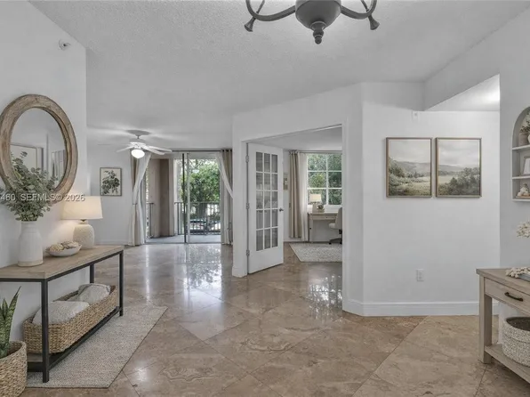 12160 Saint Andrews Pl APT 205, Hollywood, FL 33025