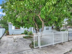 3010 NW 95th Ter, Miami, FL