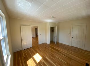 102 Church St APT 1, Holliston, MA 01746