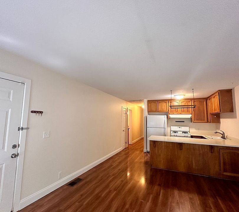 1st image of 1219 E St #1/2