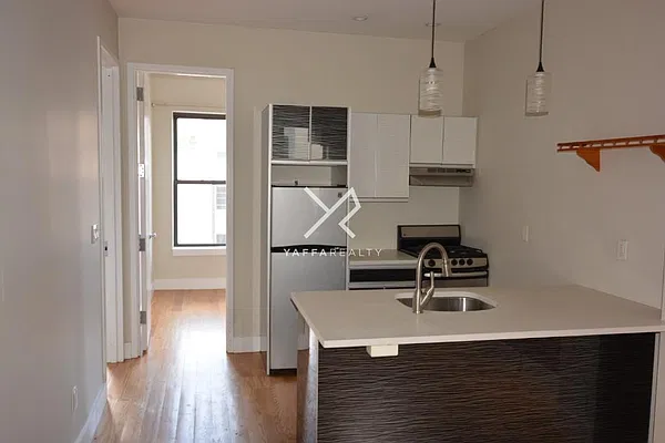 Rented by Yaffa Realty LLC | media 28