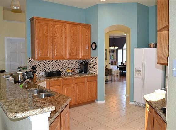 3rd image of 6201 Candletree Ln