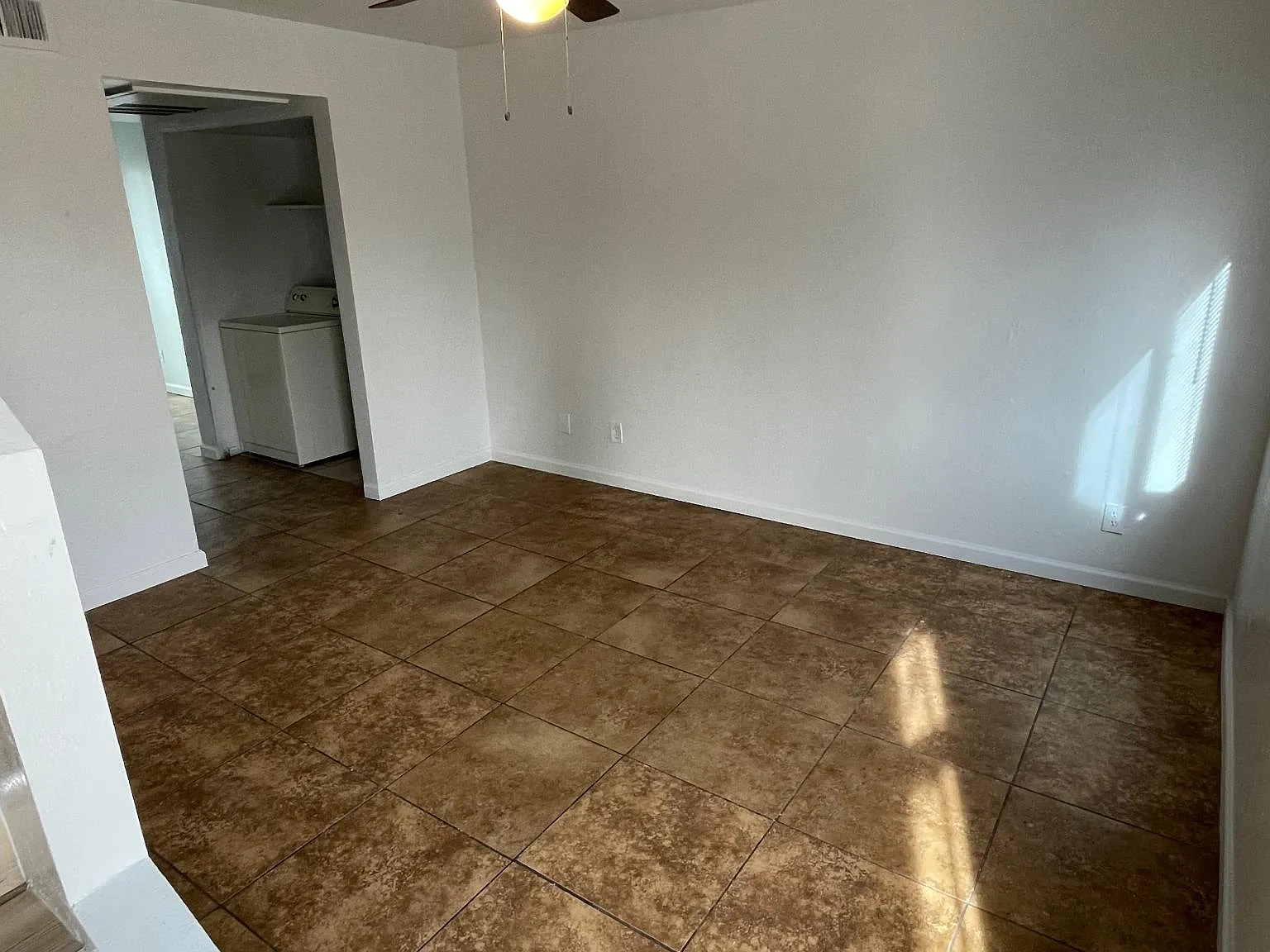 2 bed, 1.5 bath, 900 sqft, $1,195 — Photo 2