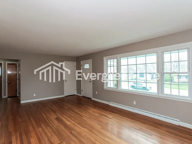 2590 Altura Dr — Photo 3