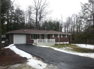 1147 Hunter Dr, Tobyhanna, PA