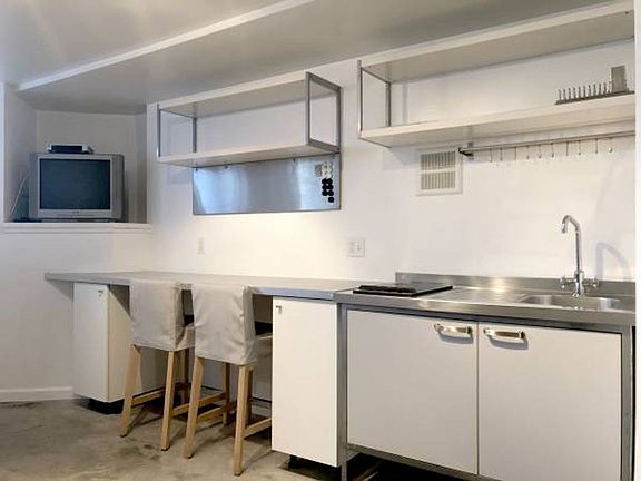 3rd image of 449 Vermont St #1