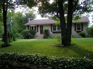 43 Underwood Rd, Hubbardston, MA 01452
