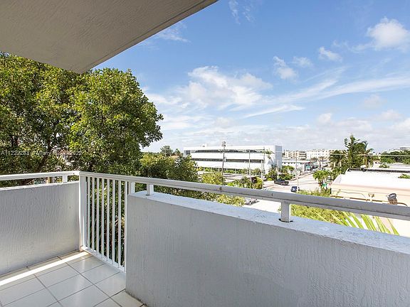 4th image of 7601 Dickens Ave APT 402