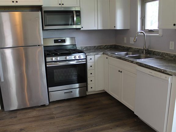 4th image of 205 W Washington Ave