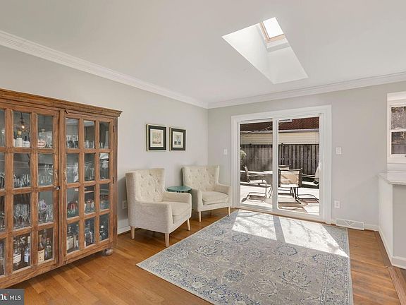 5th image of 6727 Rosewood St