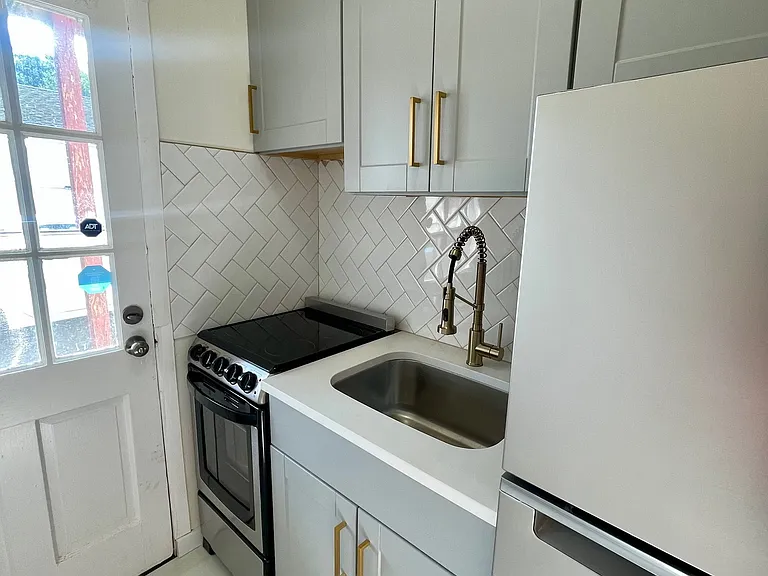 27 Belltown Rd #9 — Photo 1