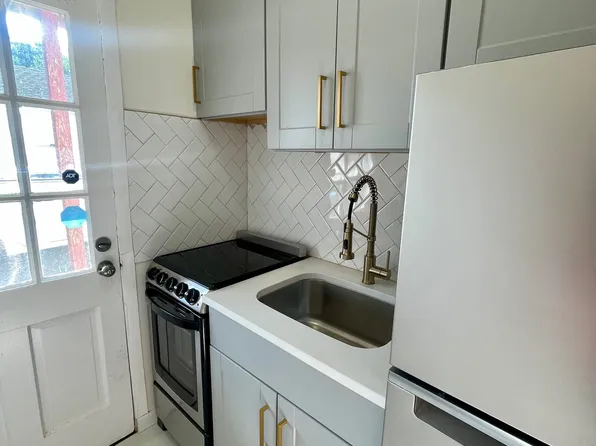 27 Belltown Rd #9, Stamford, CT 06905