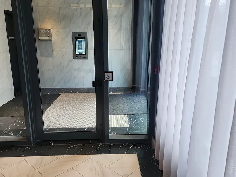 500 Dupont St #410 — Photo 4