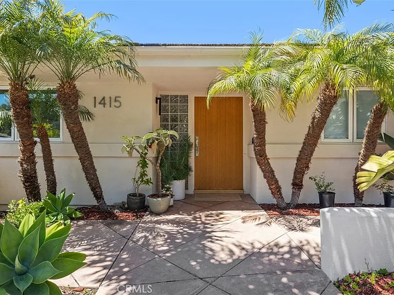 1415 Skyline Dr — Photo 1