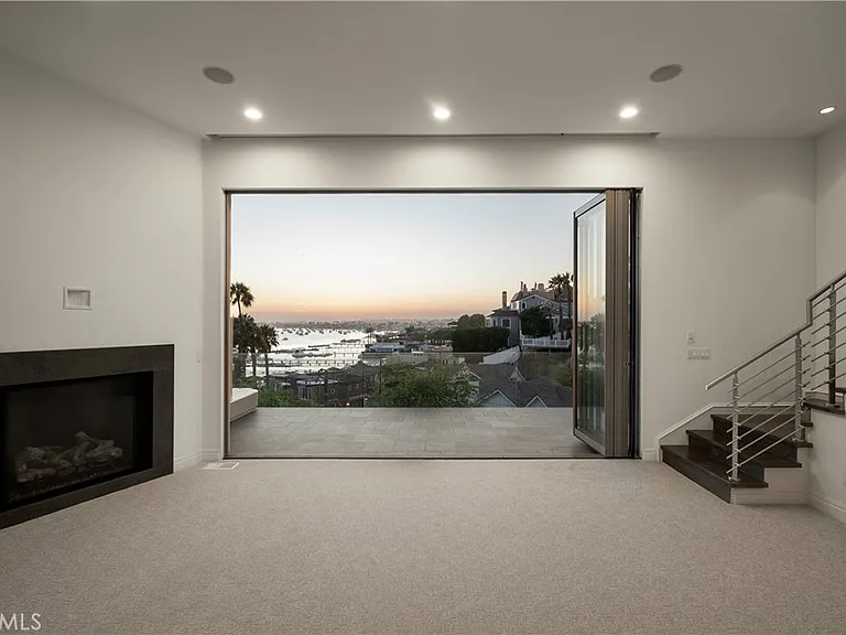 315 Carnation Ave — Photo 5