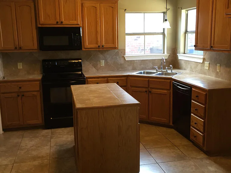 40521 Cross Creek Ave — Photo 4