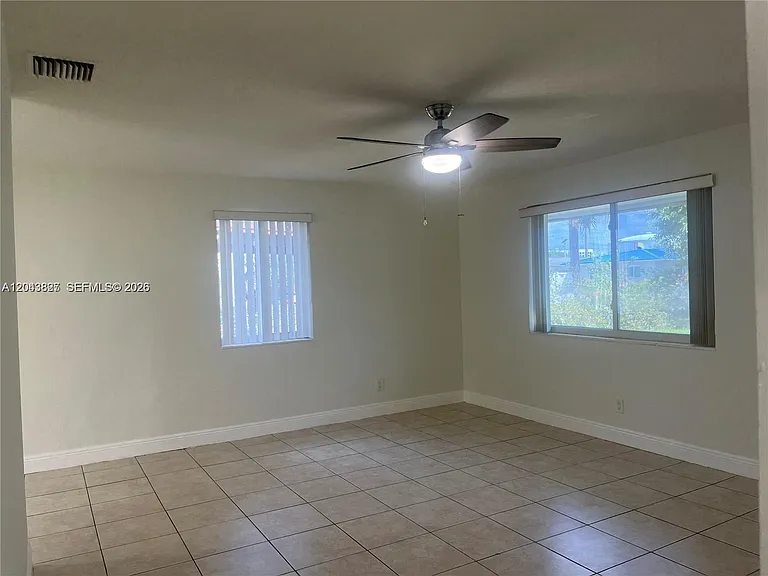 753 SW 3rd St — Photo 6