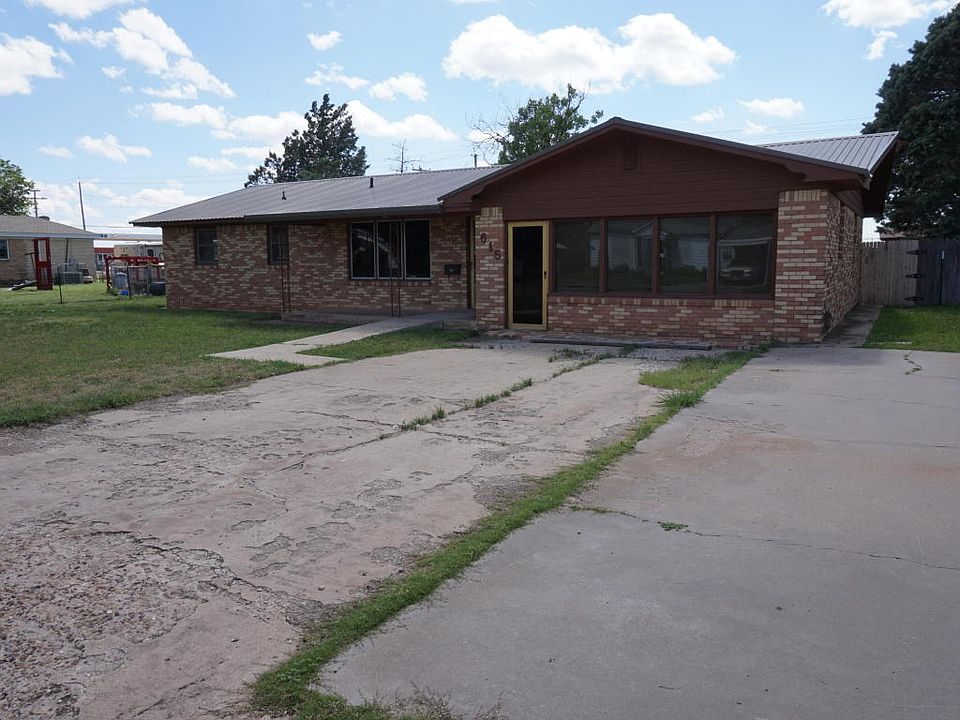 1st image of 615 N Gaines Ave