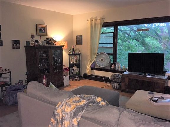 2nd image of 4208 N Leavitt St APT 3