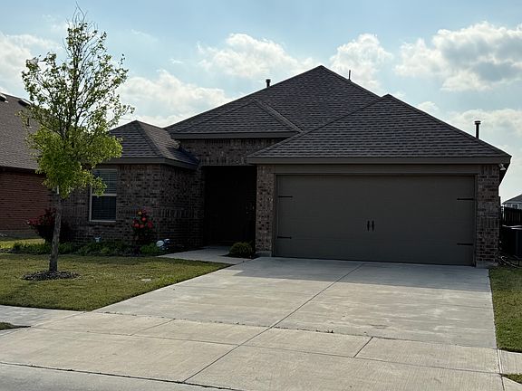 3rd image of 1304 Misty Brook Dr