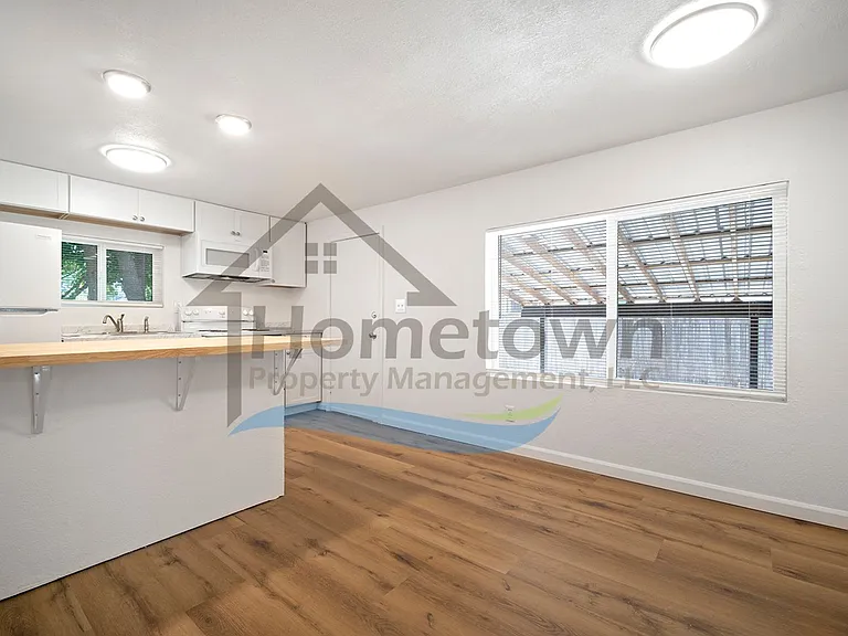 104 E 15th Ave — Photo 33