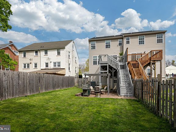 3rd image of 206 Highland Ave