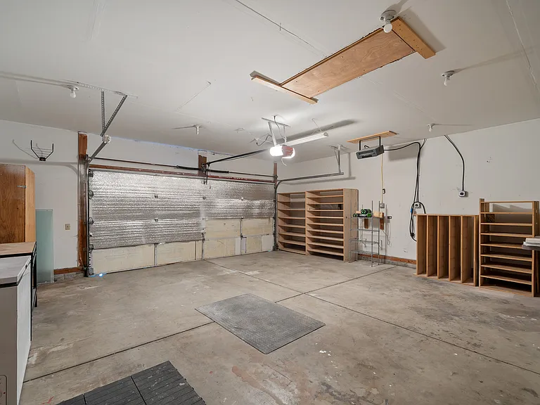 224 W 4th St — Photo 20