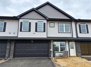 5337 Long Pointe Pass, Woodbury, MN 55129