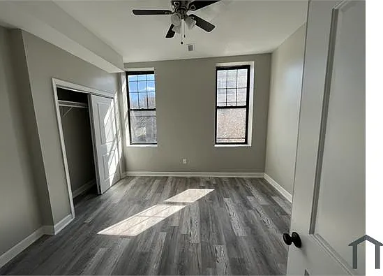 220 E 22nd St #1 — Photo 3