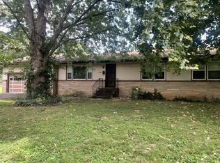 2368 S Meadowlark Ln, Springfield, MO 65807