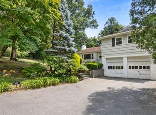 988 Post Rd, Scarsdale, NY 10583