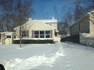 522 Golfview Dr, Round Lake Beach, IL