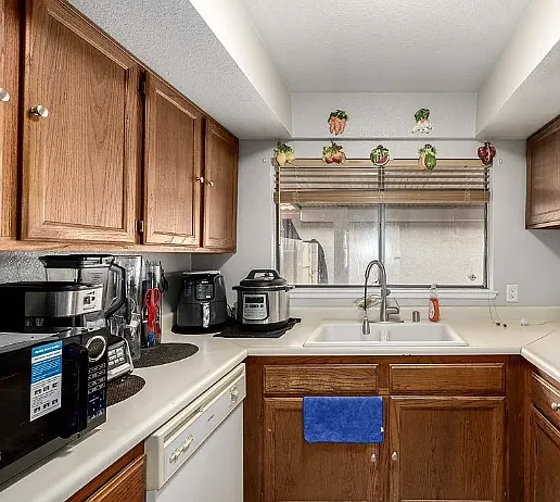 6433 Pearcrest Rd — Photo 10