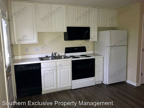 2nd image of 3930 Banyan Ct APT A