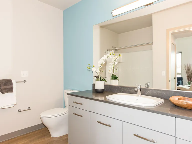 Zephyr Apartments — Photo 49