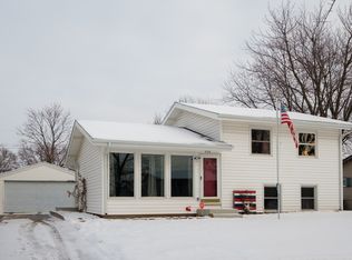 1128 Ramona Ter, Machesney Park, IL 61115